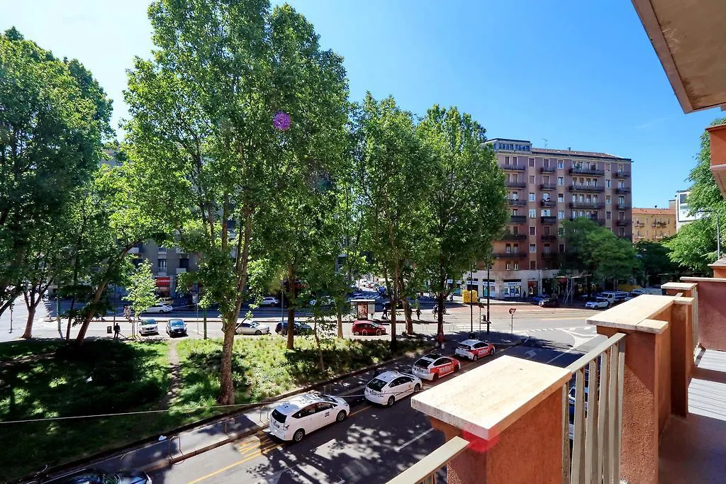 Apartman Joivy Fabulous 1-Bedroom Flat With Terrace Next To Park Milánó Olaszország
